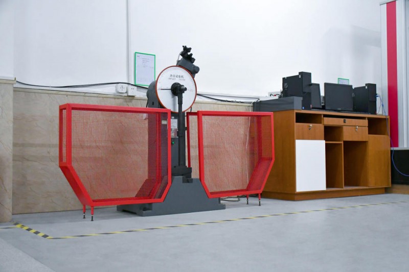 Μηχάνημα δοκιμών επιπτώσεων